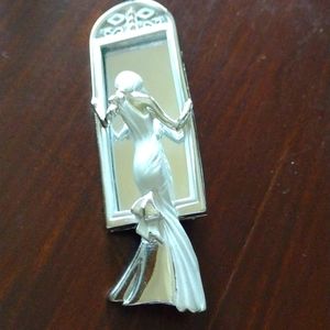 VINTAGE LADY AND THE LOOKING GLASS BROOCH